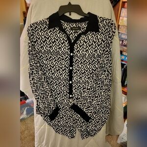 Karen Kane Large Back & White Tie at Waist Button Up Long Sleeve Top